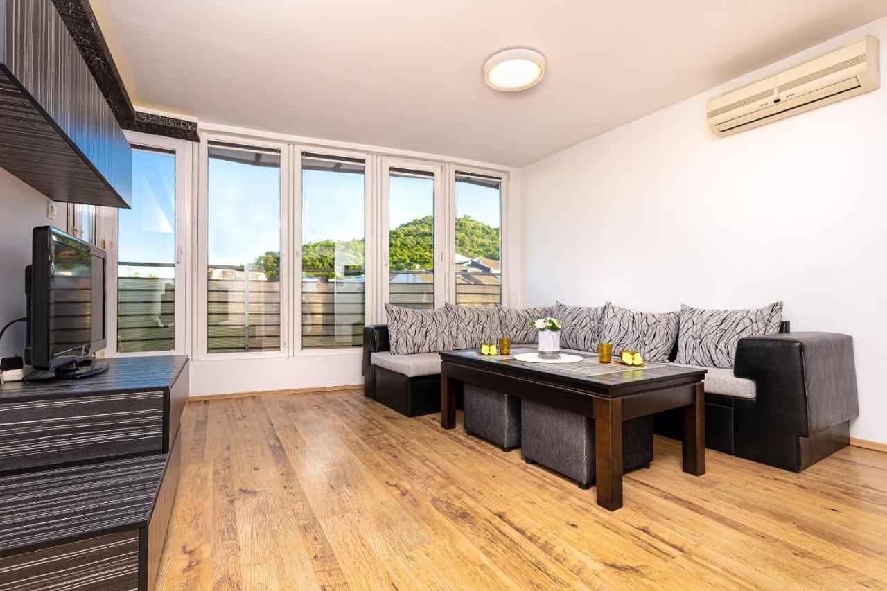 Nice 1Bd Apartment Next To Medical University By Flat Mаnager Plovdiv Kültér fotó